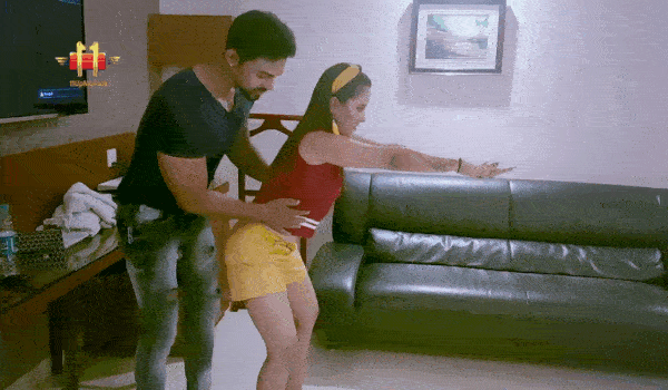 Lock Down Me Home Trainer Ke Sath Sex Kiya