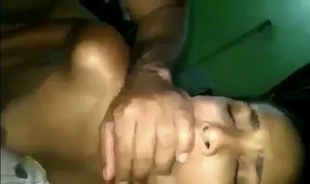 Girlfriend Ka Muh Band Karke Pichhe Se Choda