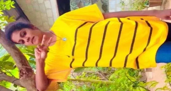 Sexy Girl Ne Apni Choot Ke Darshan Karaye Masturbating Video