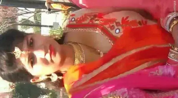 Newly Married Couple Honeymoon Pe Chudai Karte Hue