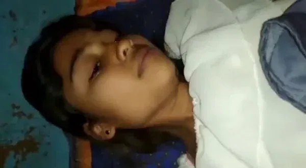Bengali Ladki Ki Sexy Jhantowali Chut Ko Chodte Hue Boyfriend Ne MMS Banaya